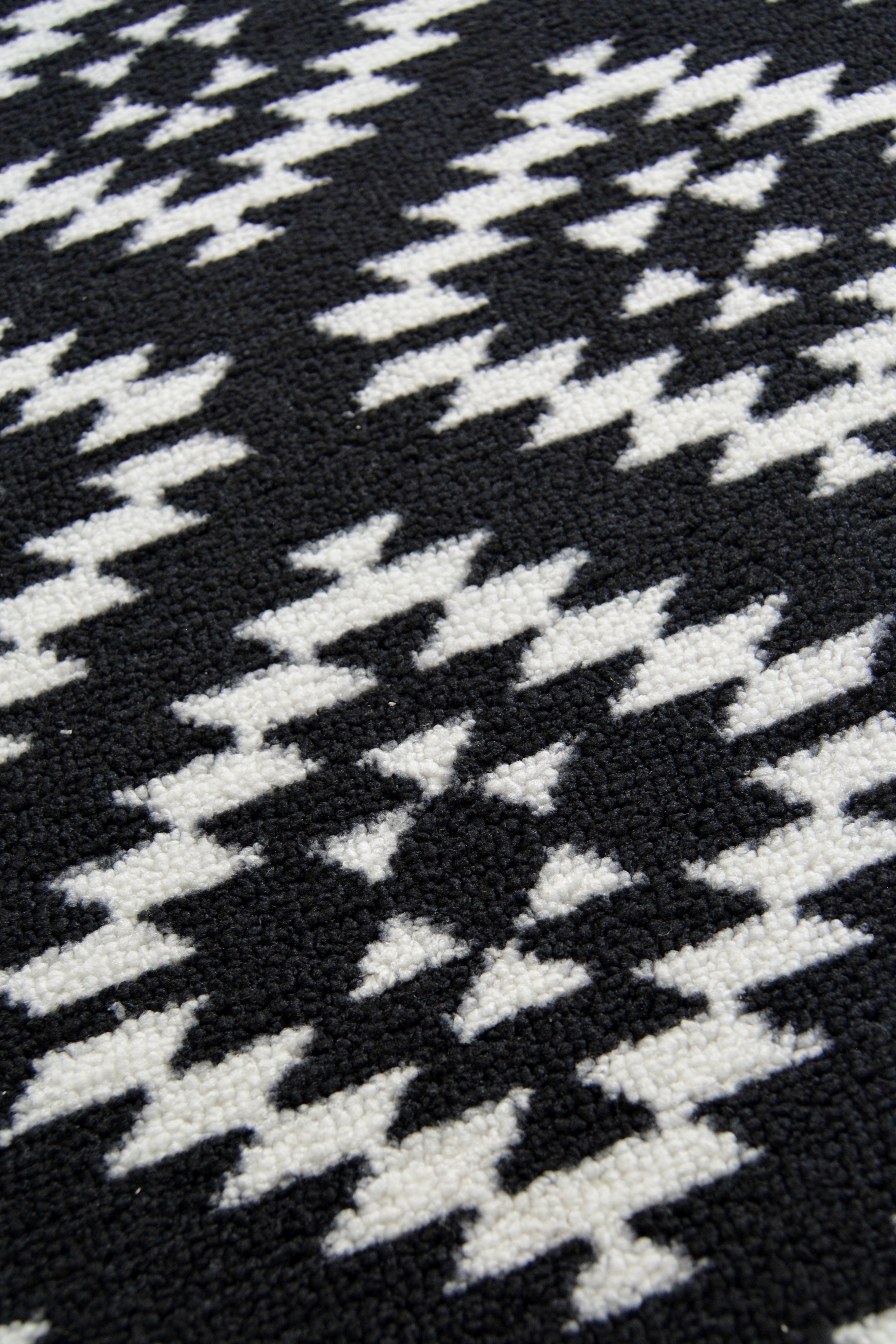 DECO Charm - Geometric Runner in Anthracite & Navy for Hallways