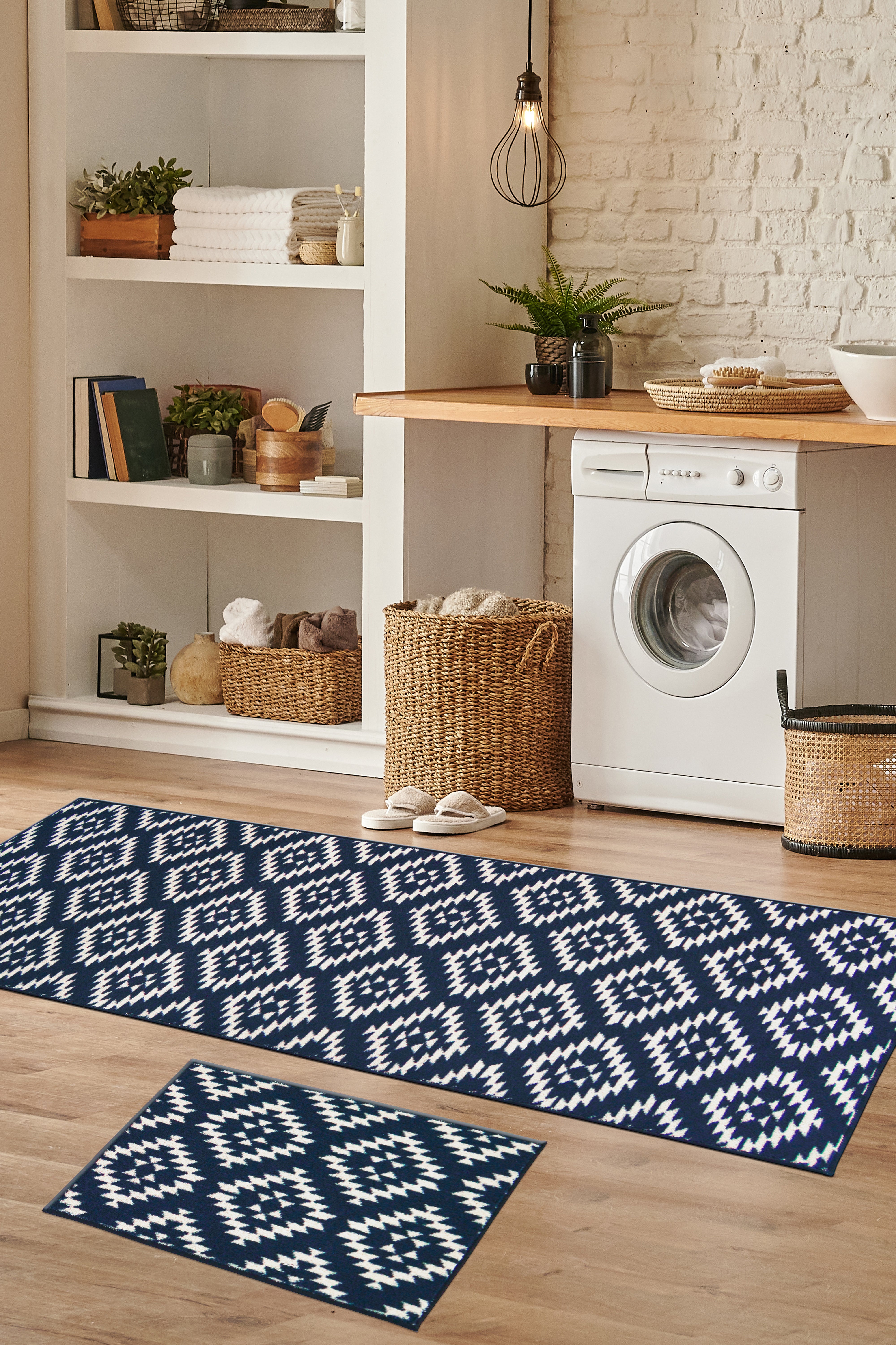 DECO Charm - Geometric Runner in Anthracite & Navy for Hallways