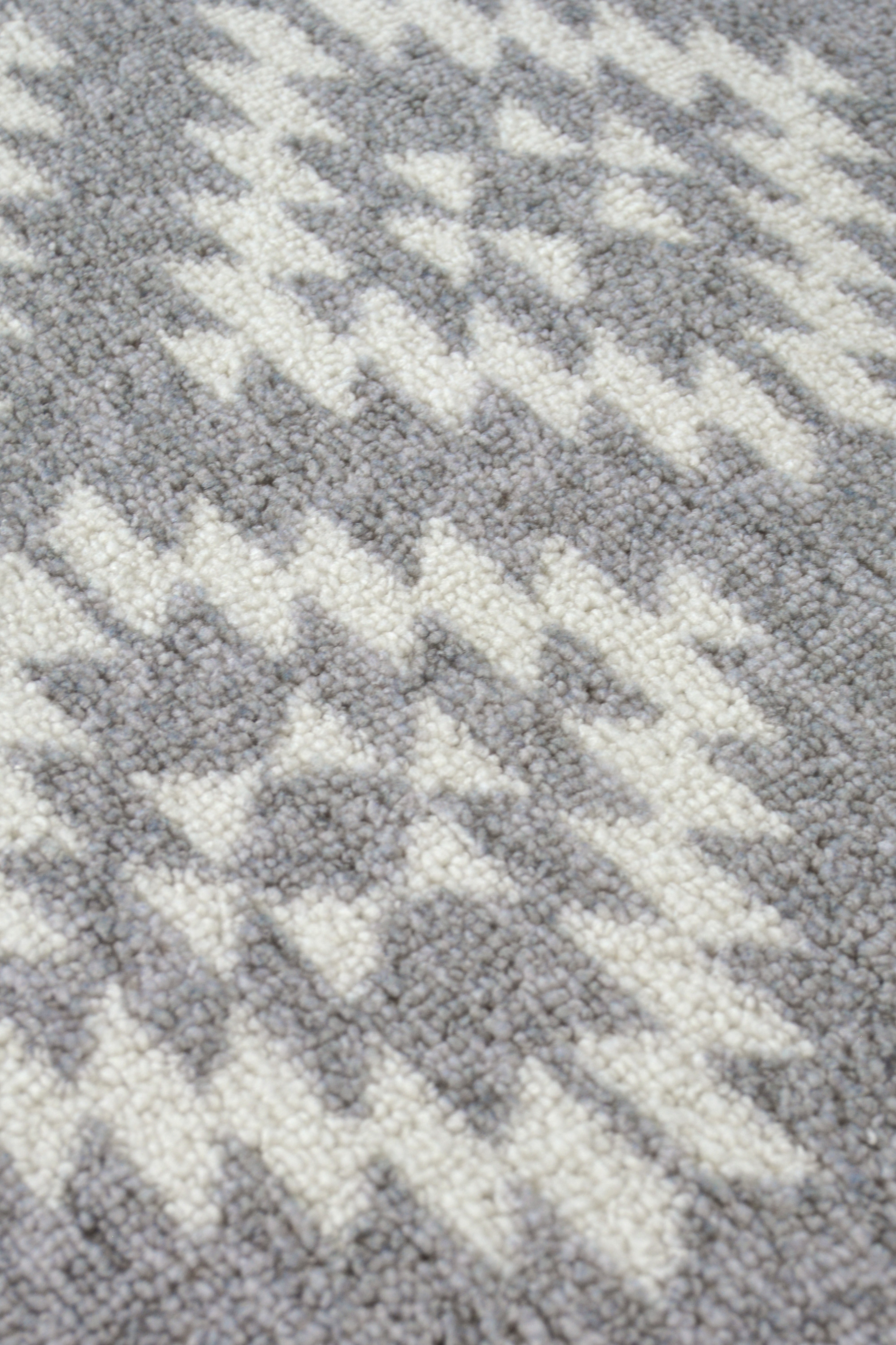 DECO Charm - Geometric Runner in Anthracite & Navy for Hallways