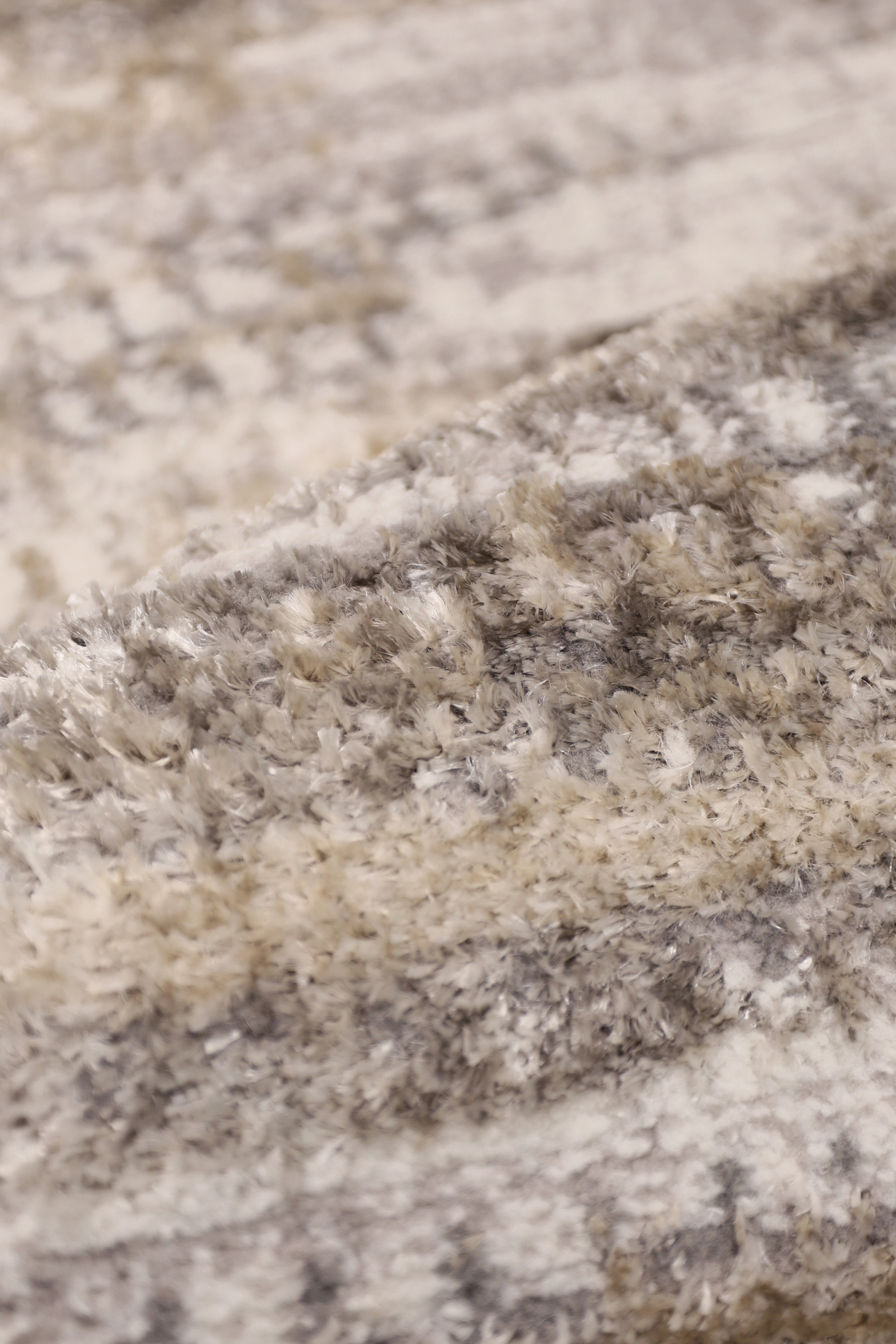 Cadiz Charm - Grey Modern Rug for Sophisticated Living Rooms
