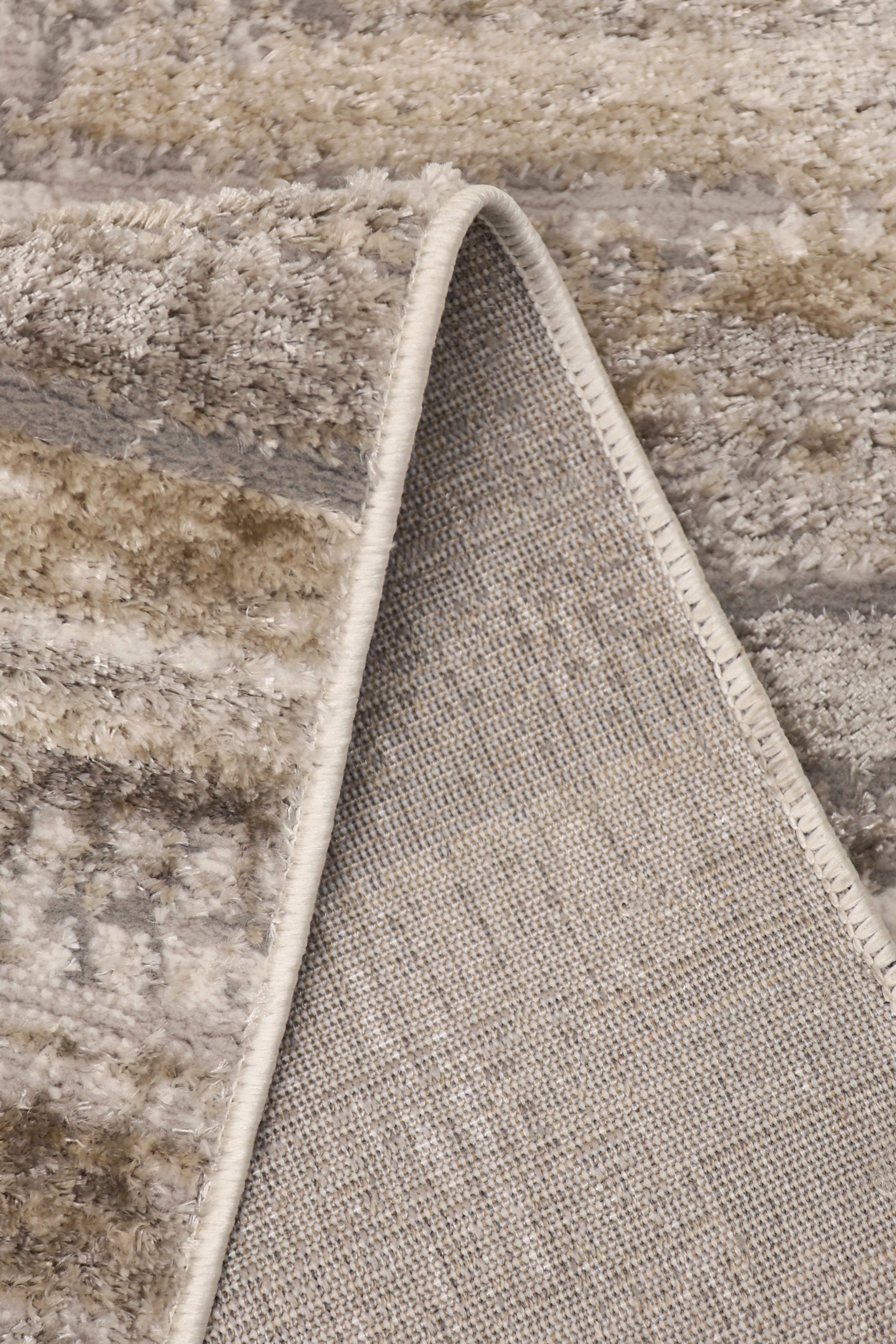 Cadiz Charm - Grey Modern Rug for Sophisticated Living Rooms