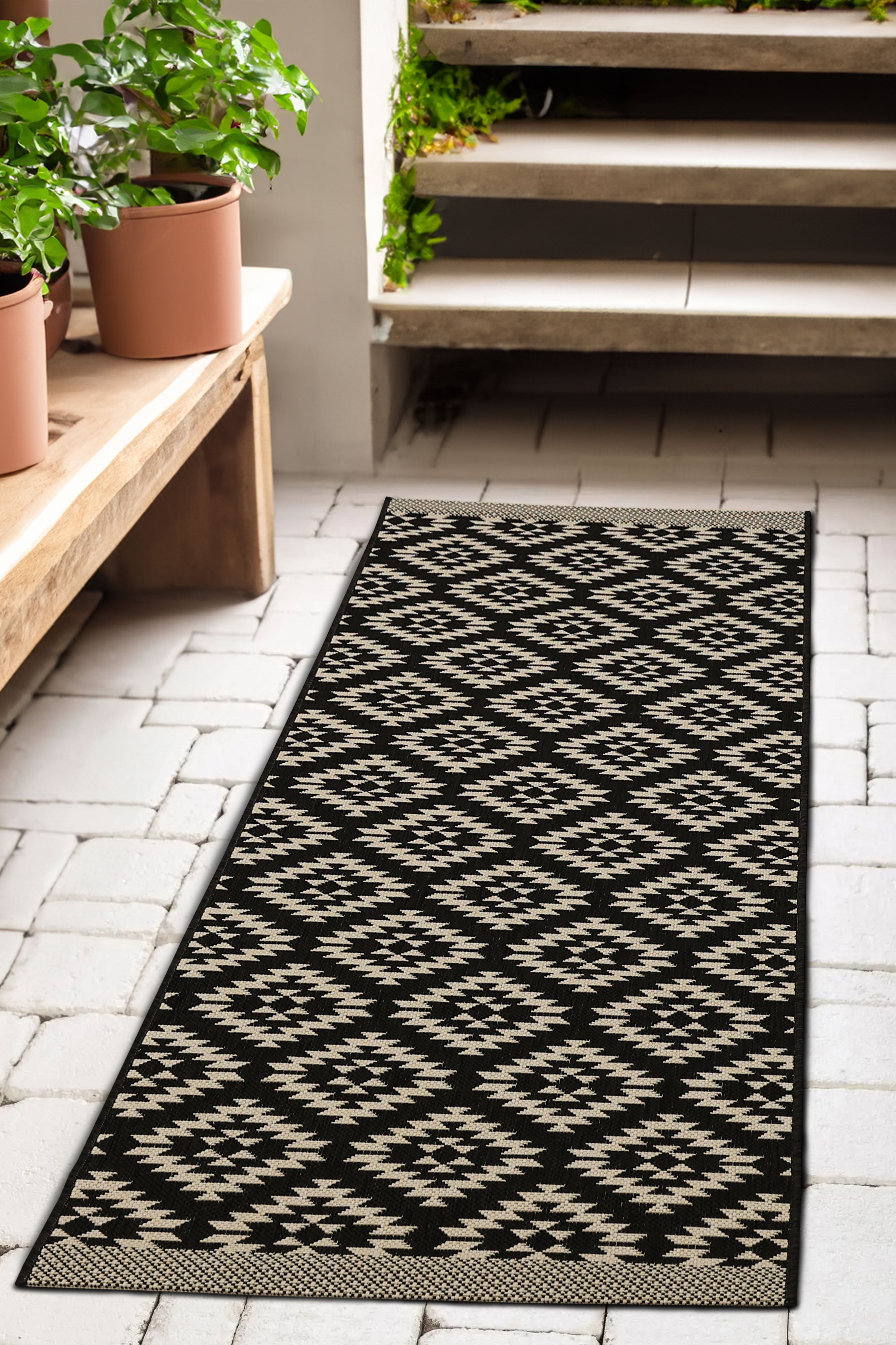 County Geneva - Geometric Rug in Black & Navy for Modern Homes