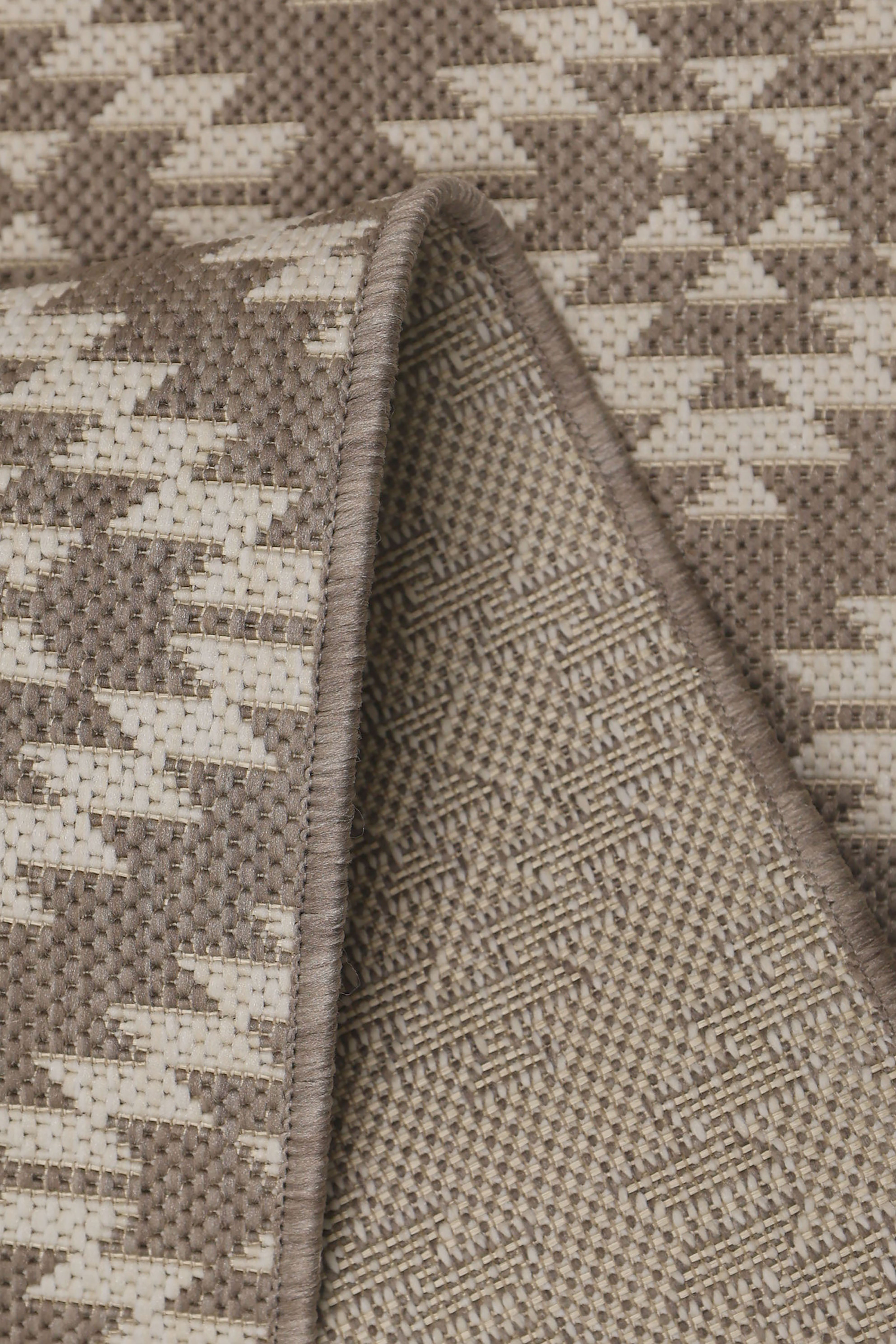 County Geneva - Geometric Rug in Black & Navy for Modern Homes