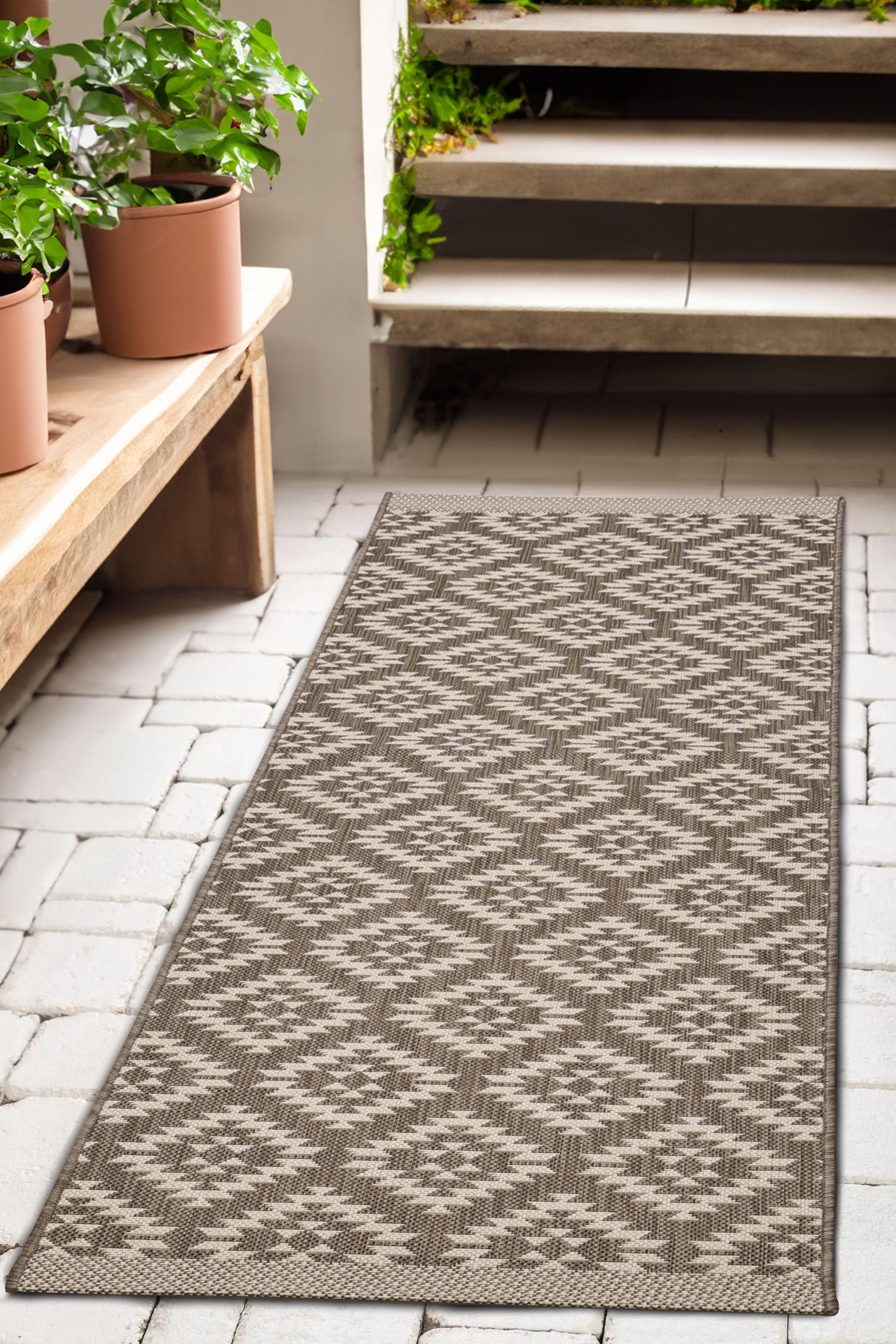 County Geneva - Geometric Rug in Black & Navy for Modern Homes