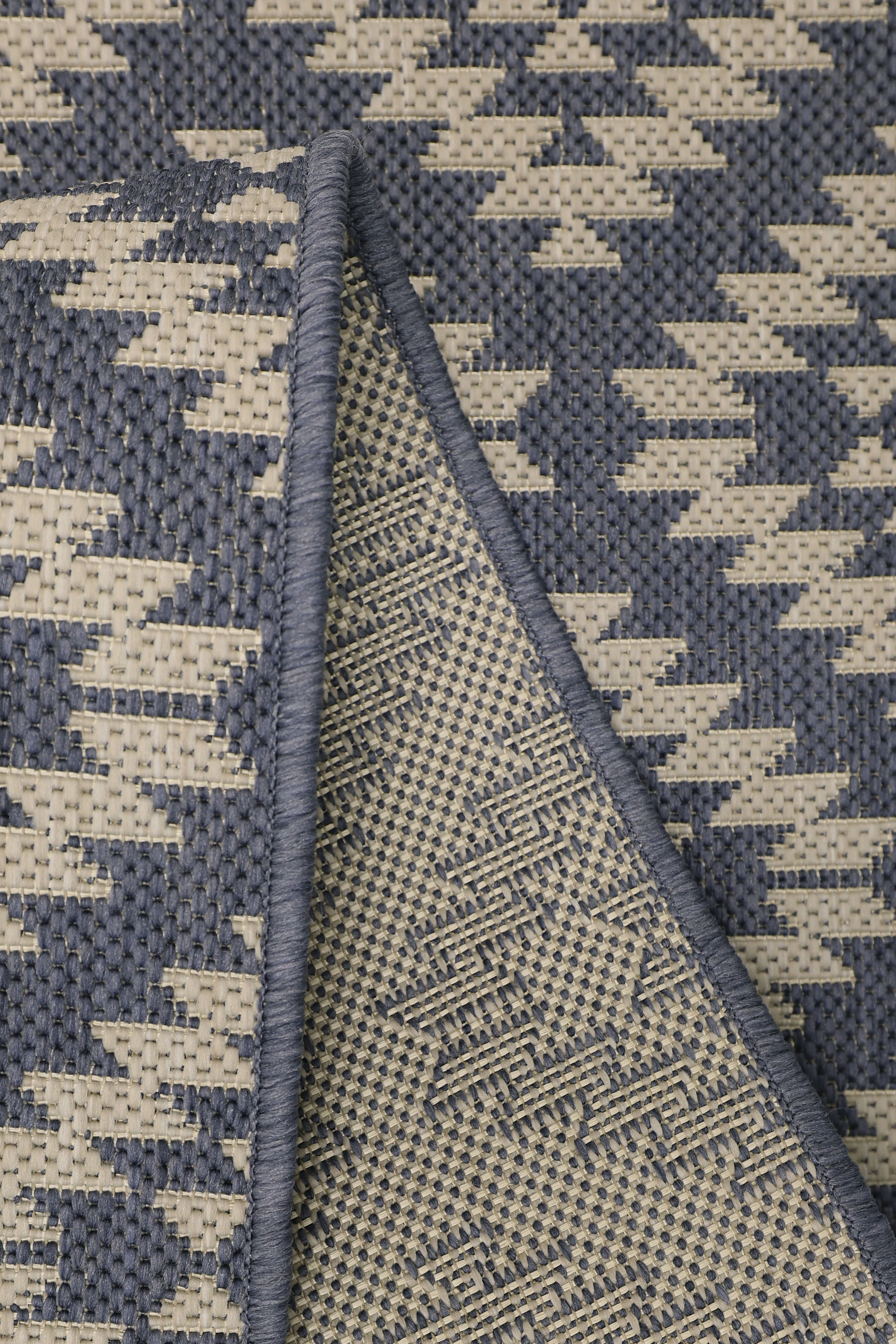 County Geneva - Geometric Rug in Black & Navy for Modern Homes