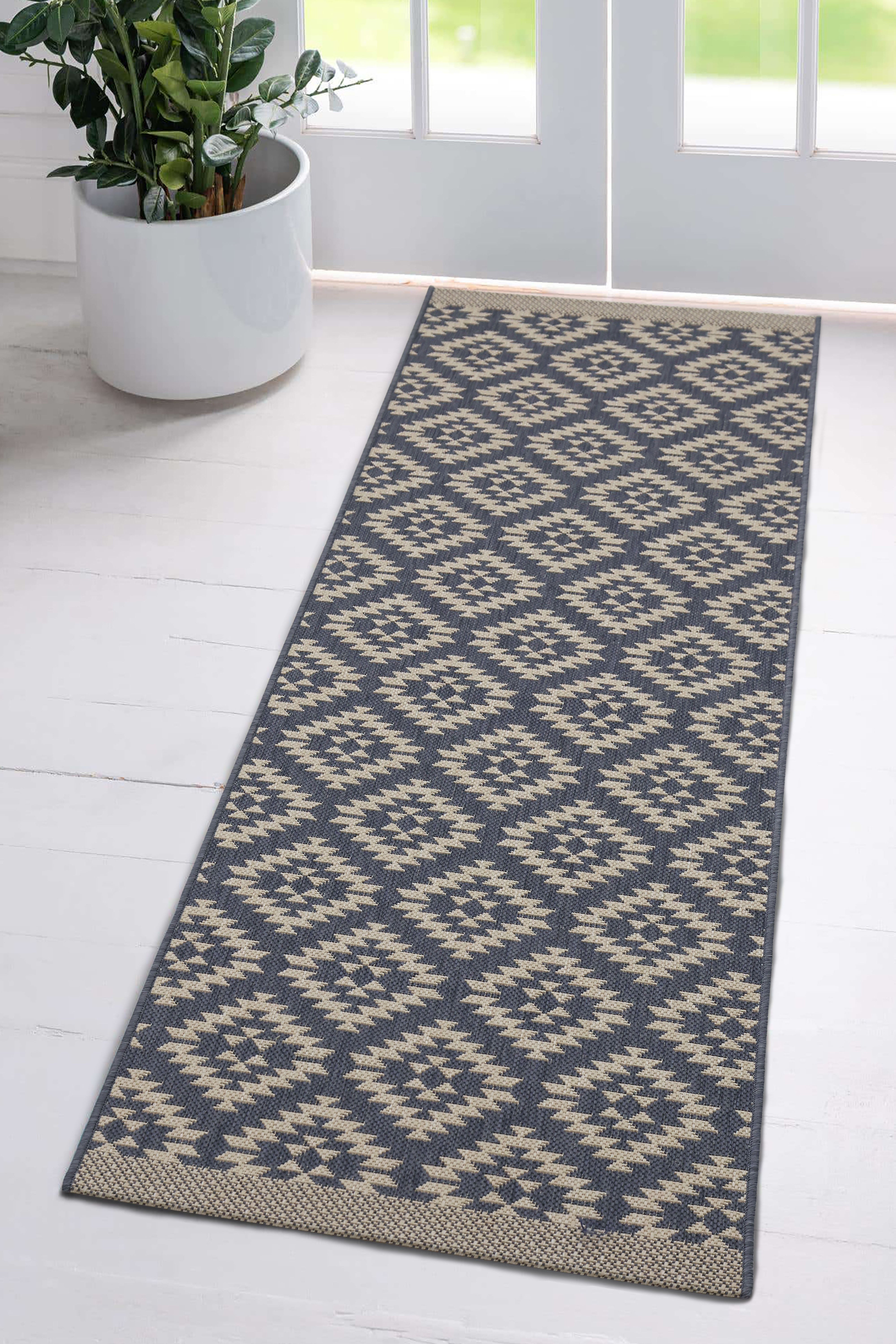 County Geneva - Geometric Rug in Black & Navy for Modern Homes