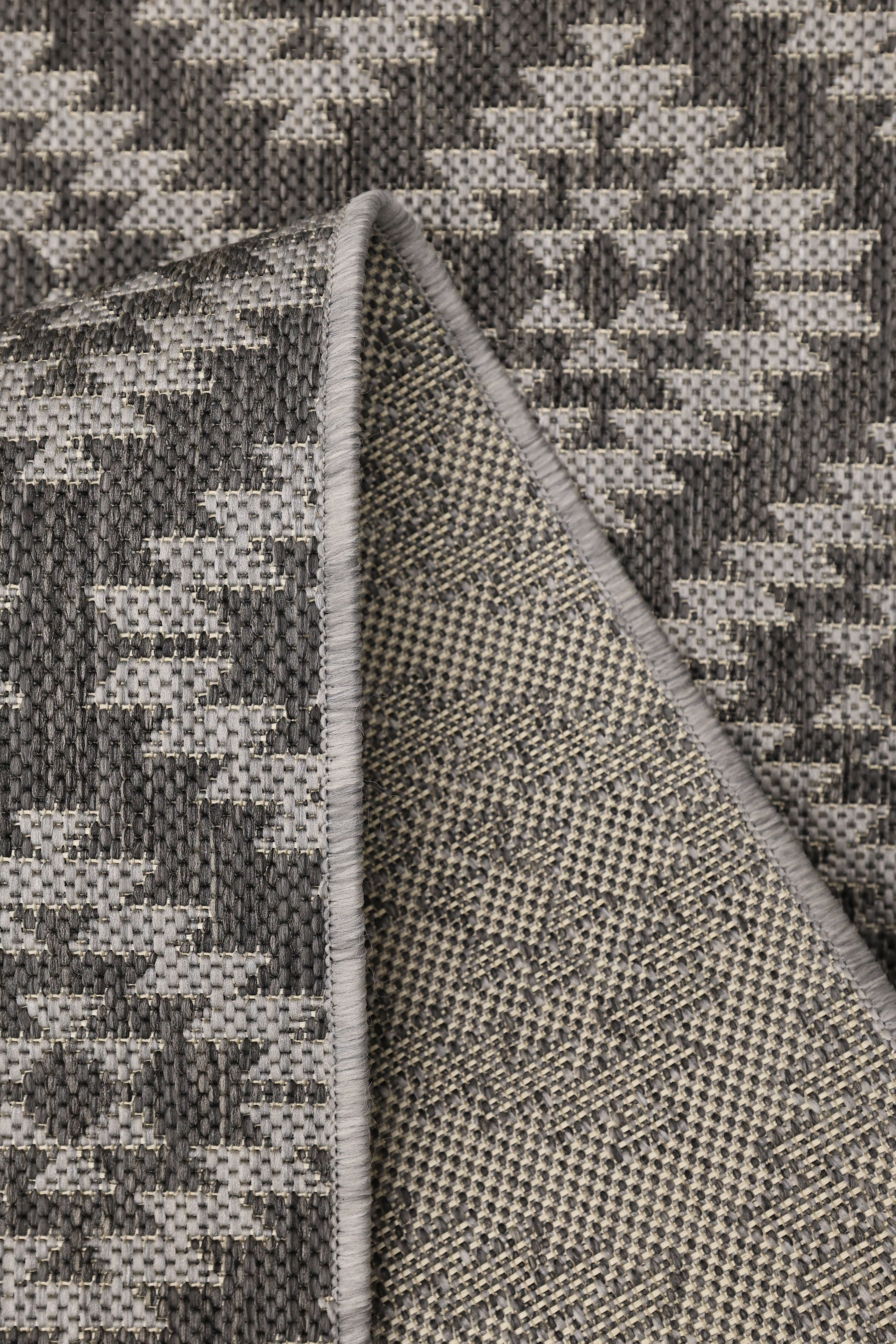 County Geneva - Geometric Rug in Black & Navy for Modern Homes