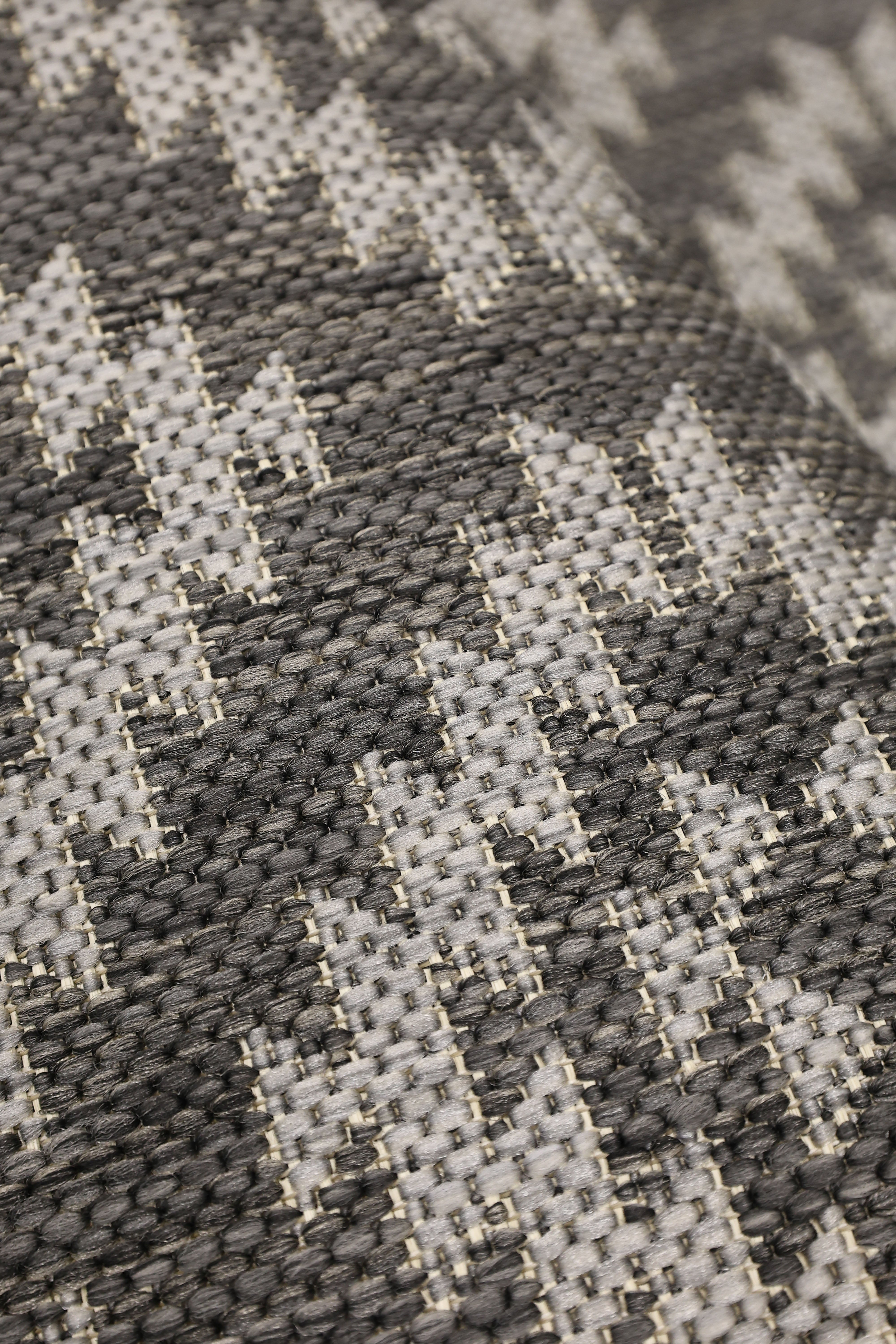 County Geneva - Geometric Rug in Black & Navy for Modern Homes