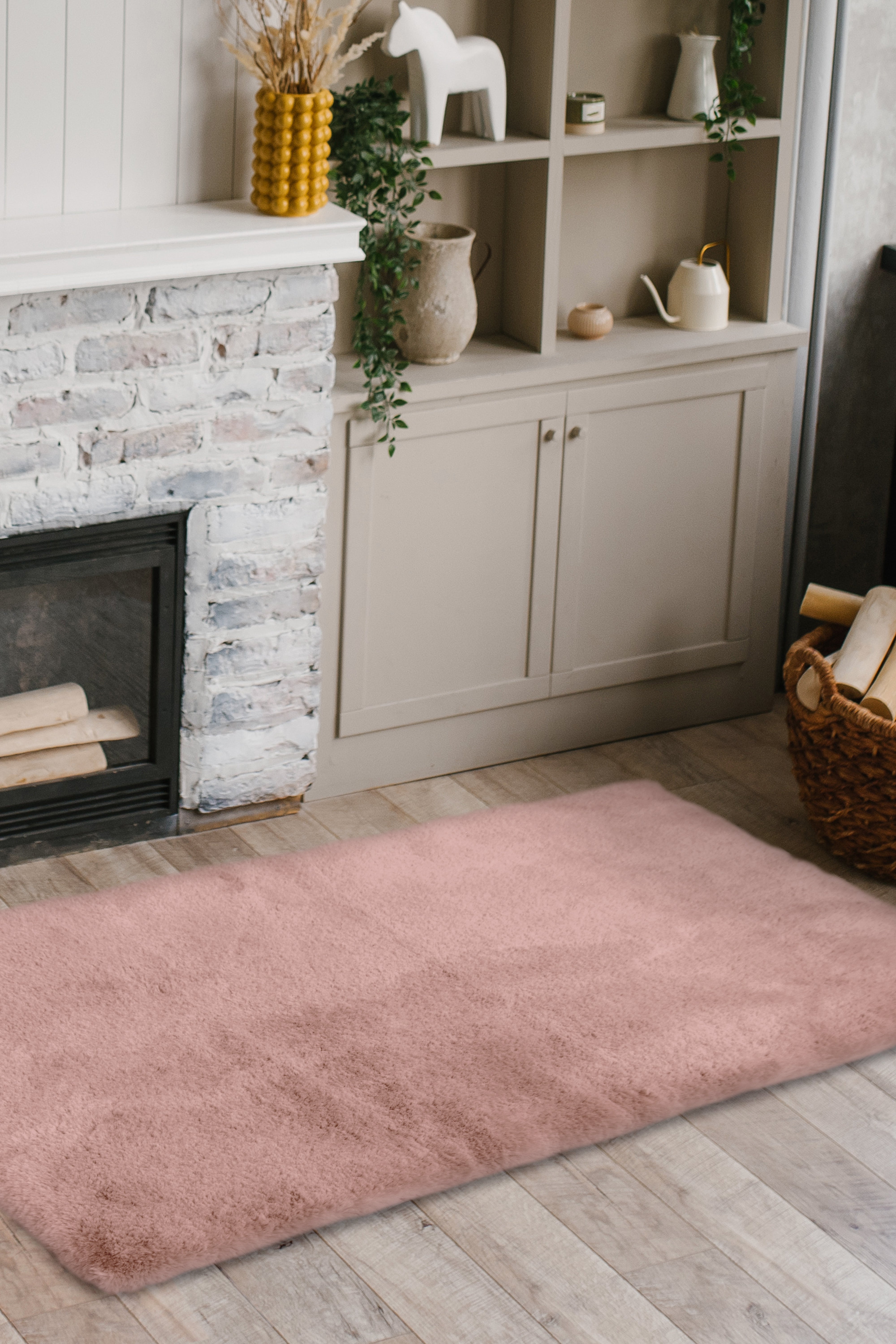 Luxury Faux Fur - Blush & Grey Rugs for Cozy Elegance