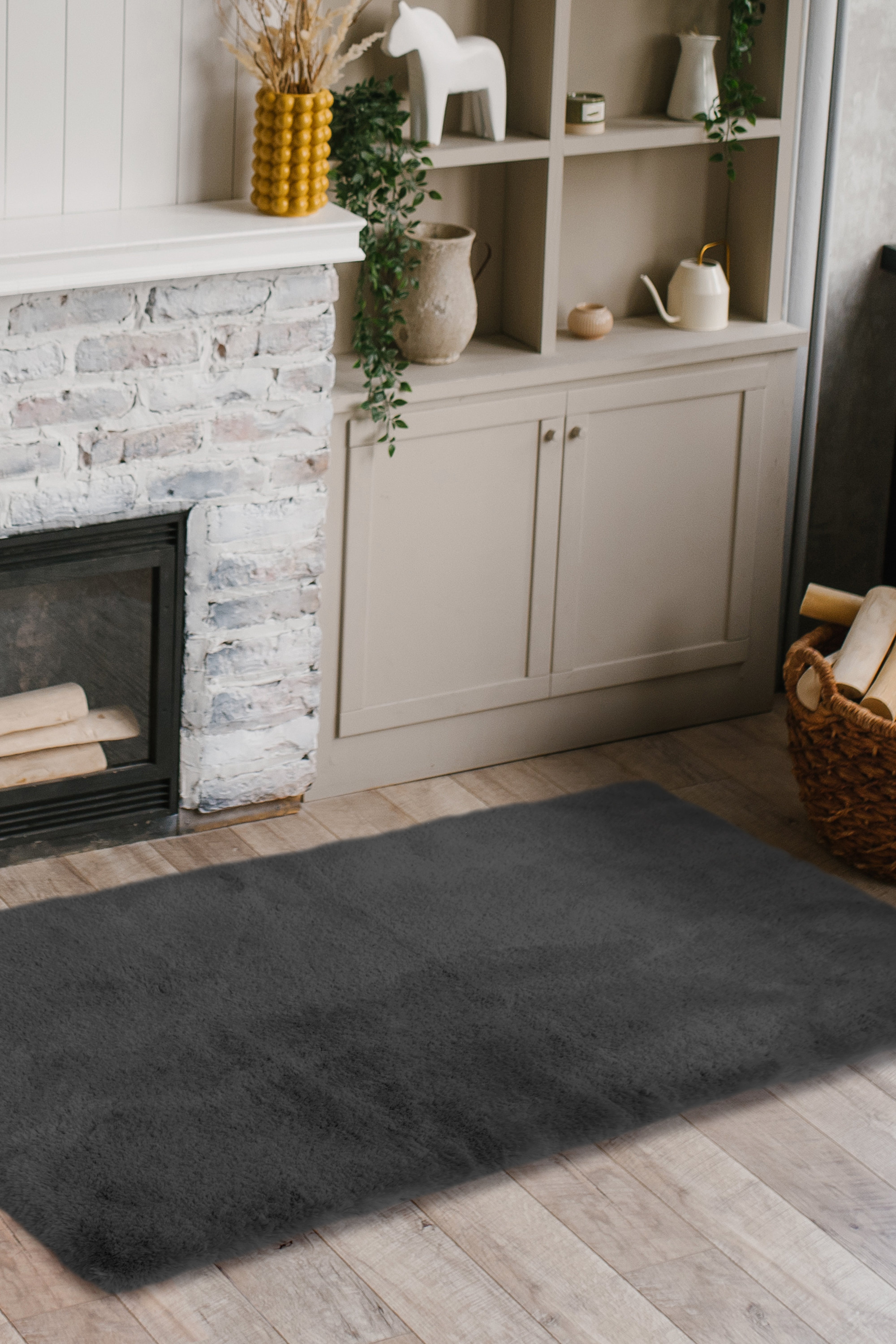 Luxury Faux Fur - Blush & Grey Rugs for Cozy Elegance