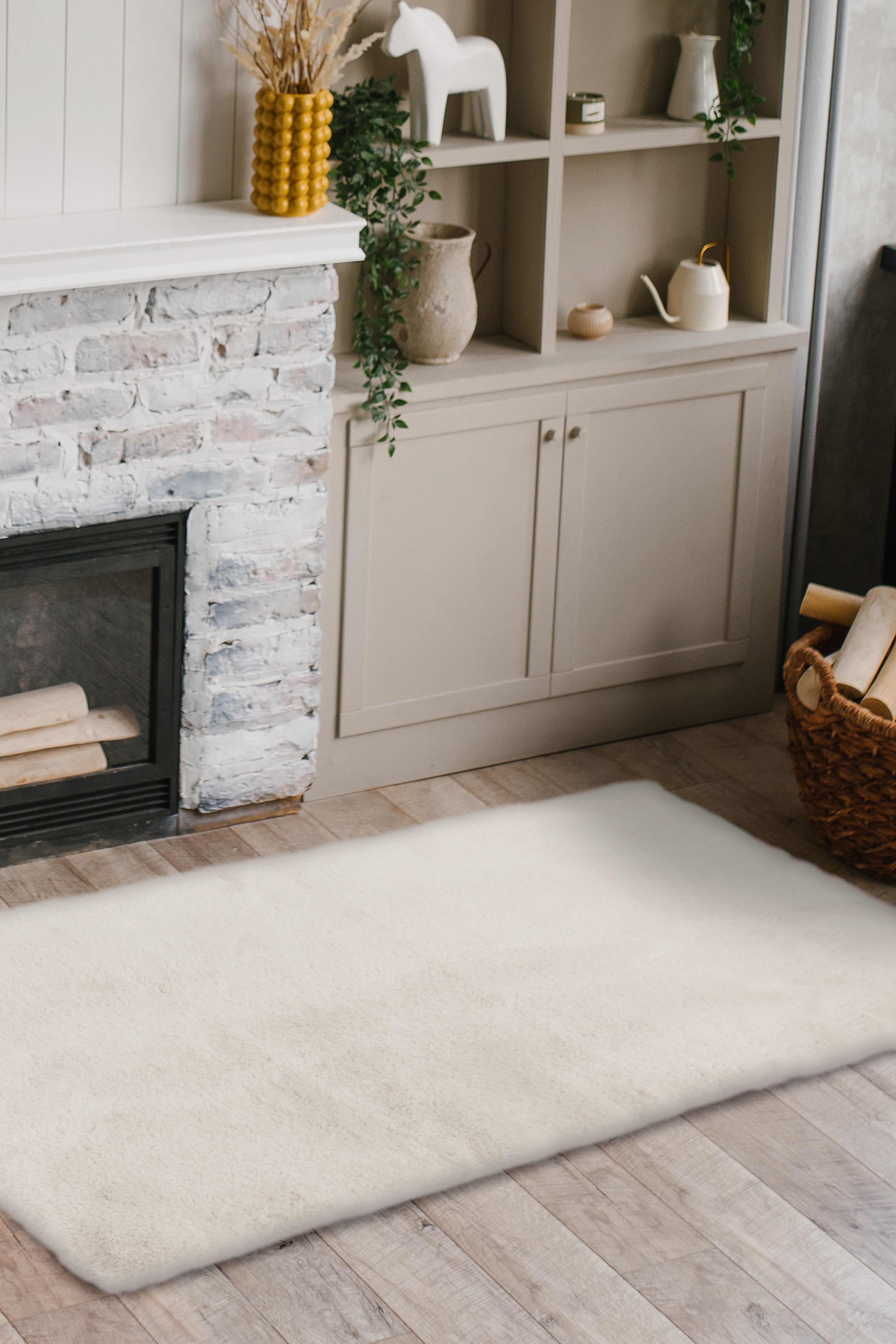 Luxury Faux Fur - Blush & Grey Rugs for Cozy Elegance