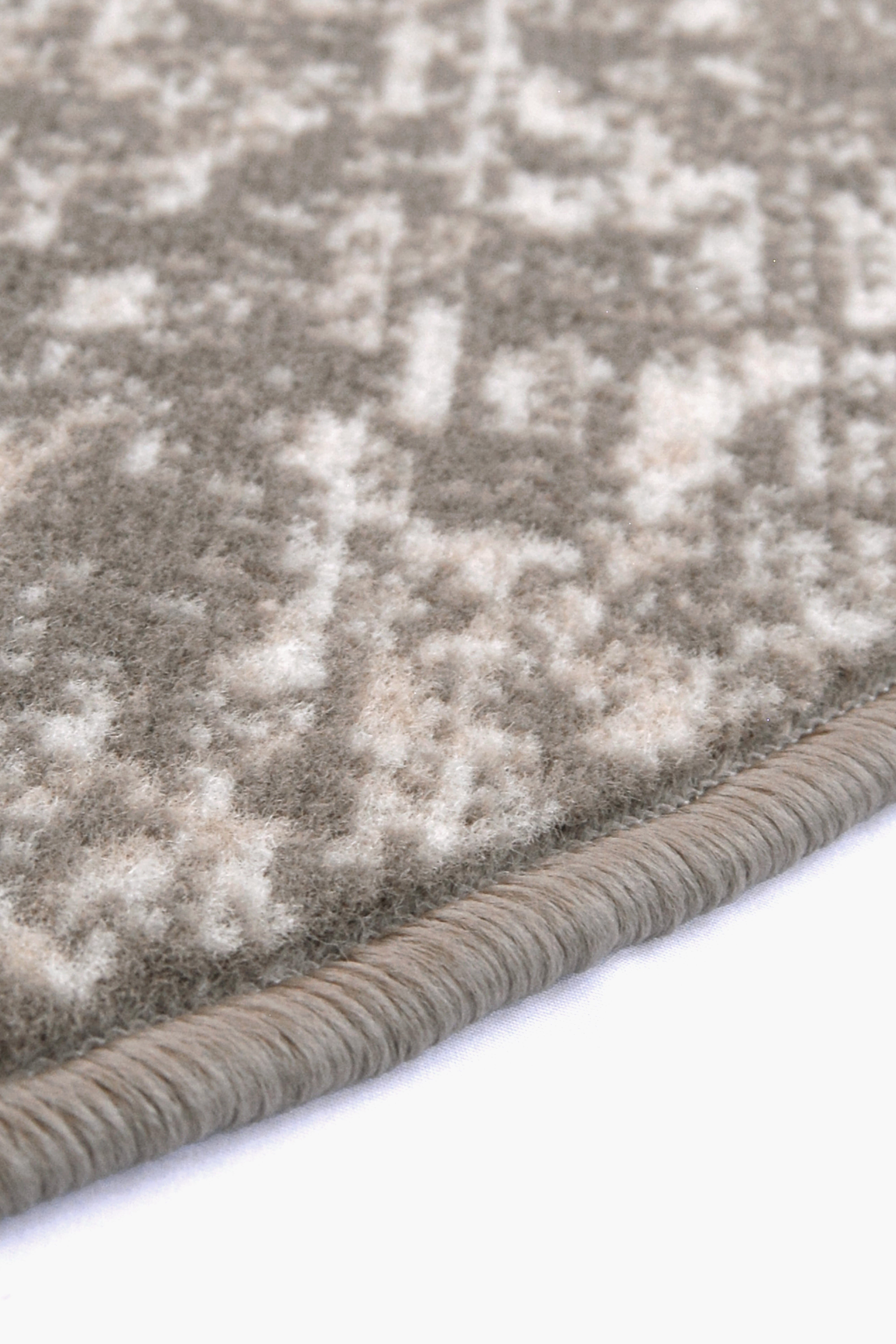Maestro New Traditional Rug – Grey/Pink & Natural