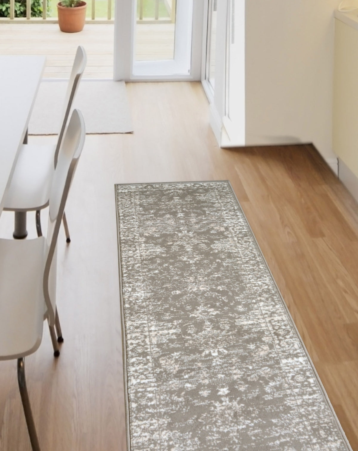 Maestro New Traditional Rug – Grey/Pink & Natural