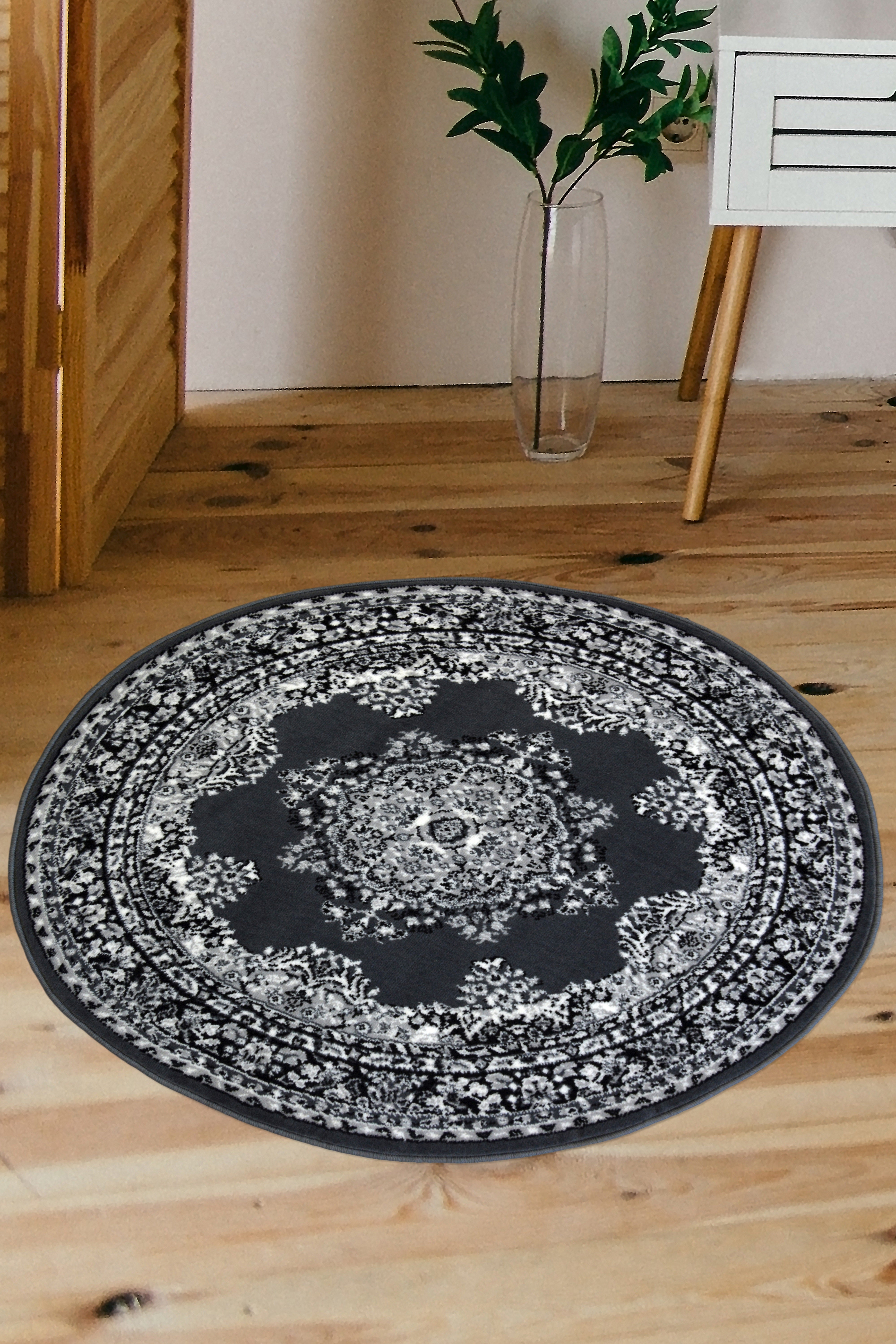 Maestro Traditional Rug – Red & Grey, Multiple Sizes, Hard-Wearing Polypropylene
