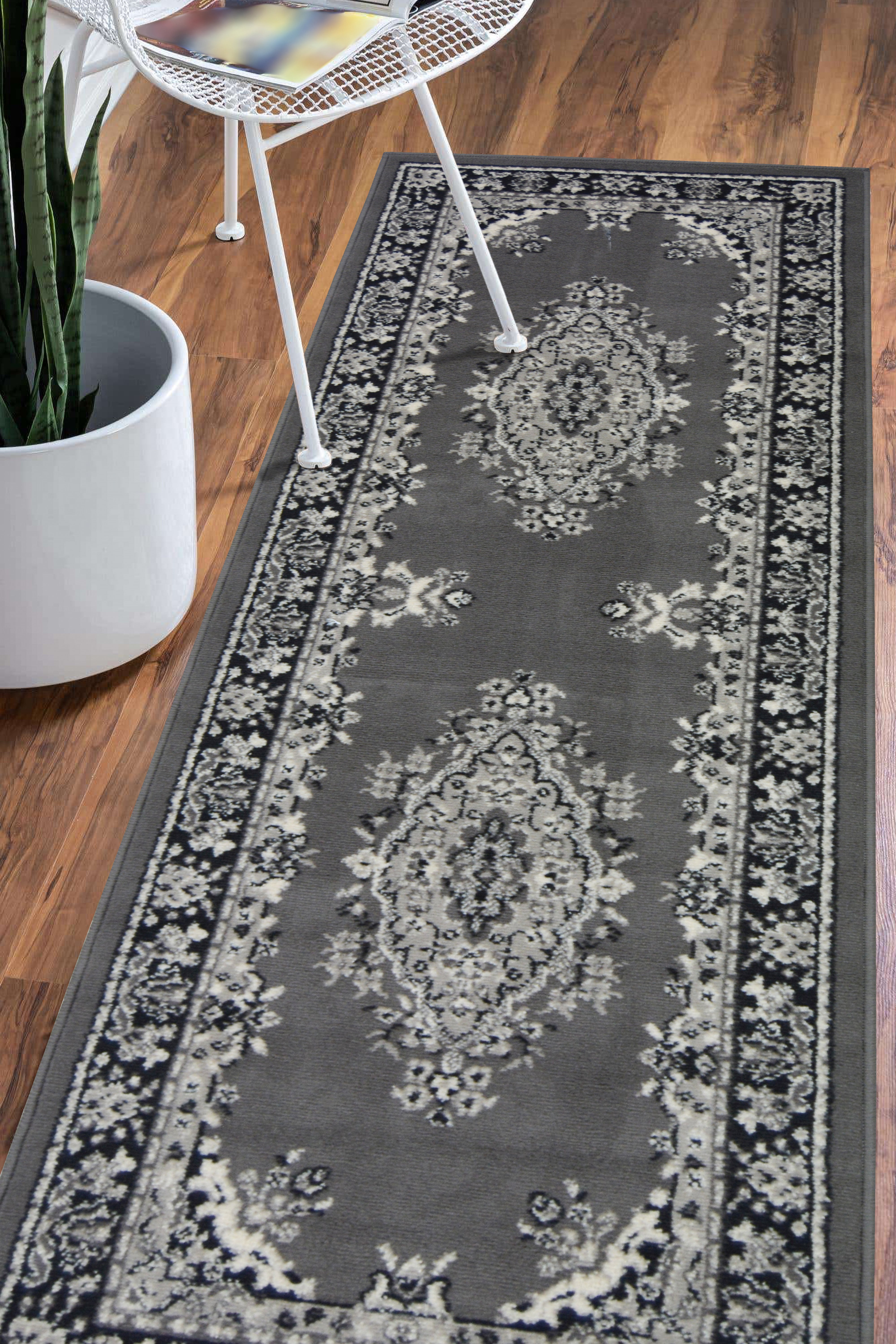 Maestro Traditional Rug – Red & Grey, Multiple Sizes, Hard-Wearing Polypropylene