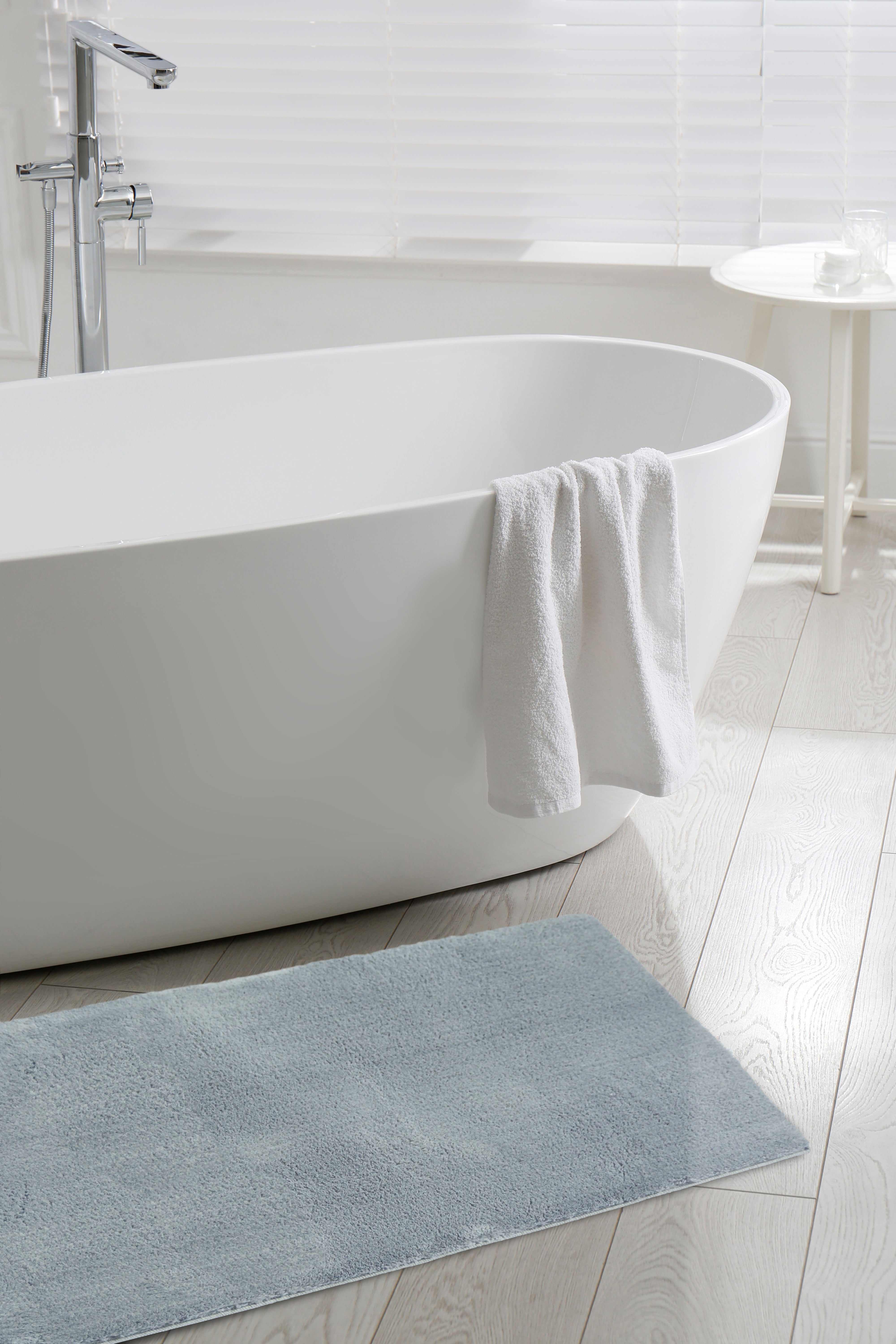 Royale Soft-Touch Bathmat – Machine Washable, Anti-Slip, 50 x 70 cm