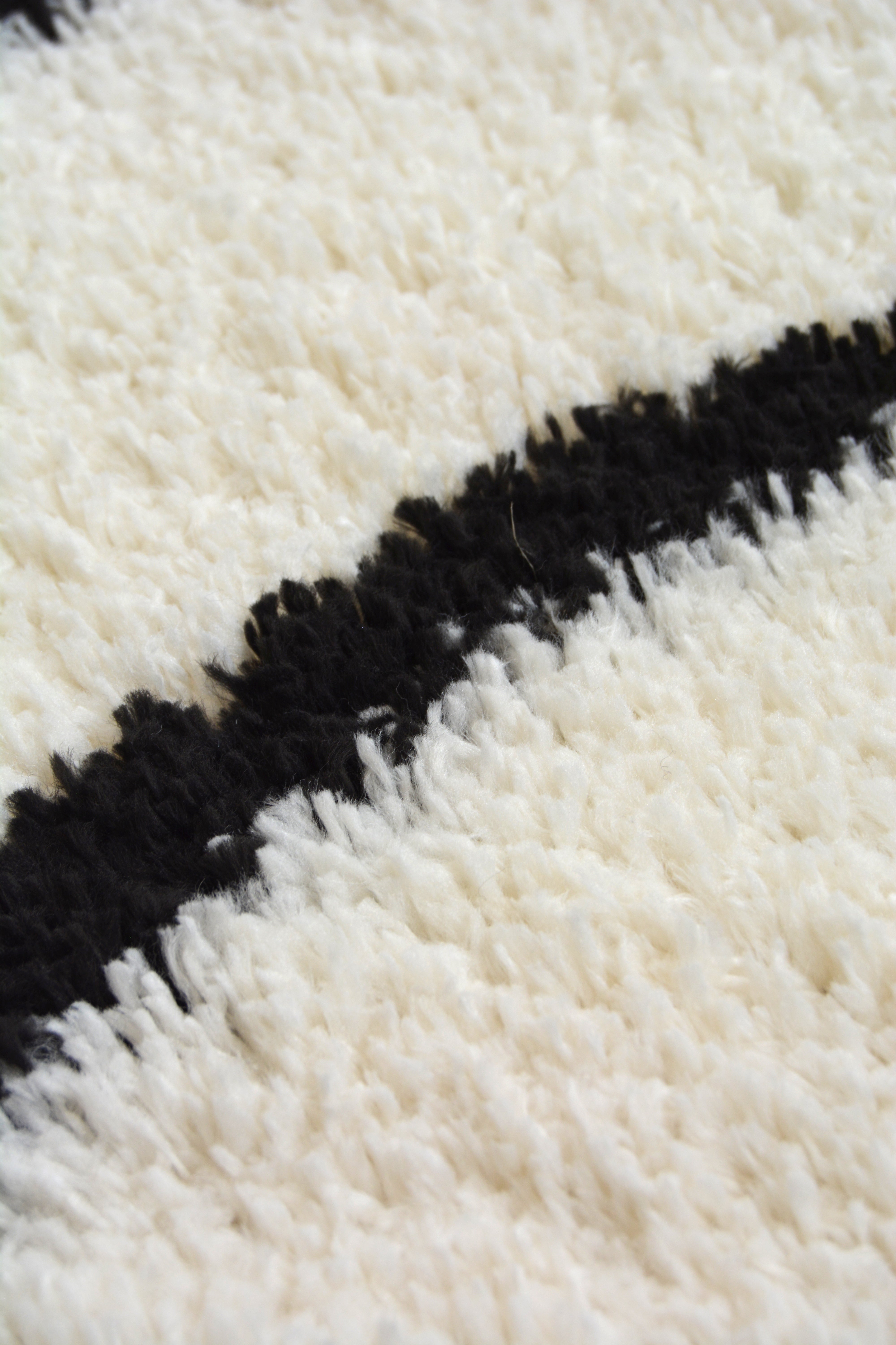 SNUG Iso Serenity - Contemporary Ivory Curves Rug
