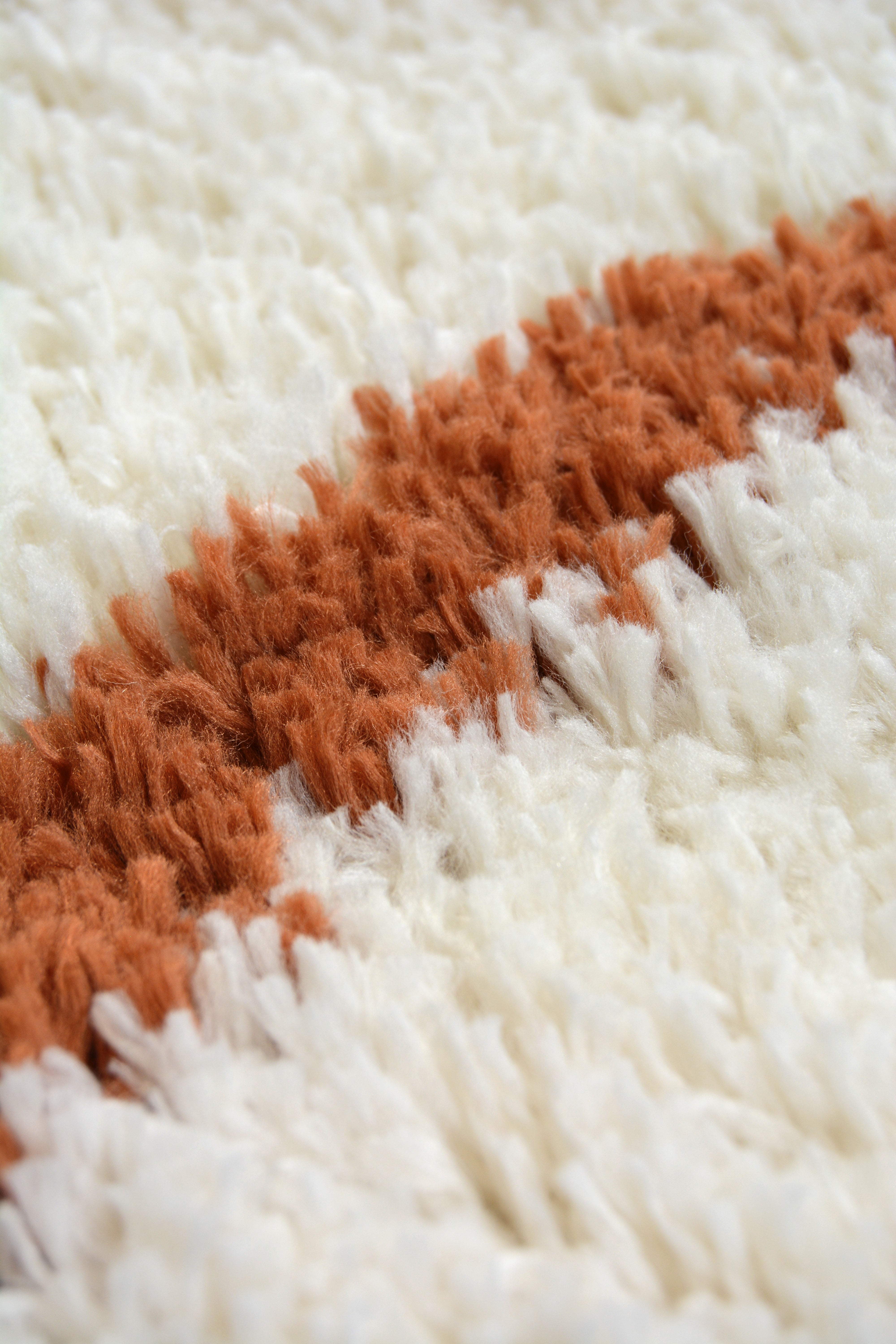 SNUG Iso Serenity - Contemporary Ivory Curves Rug