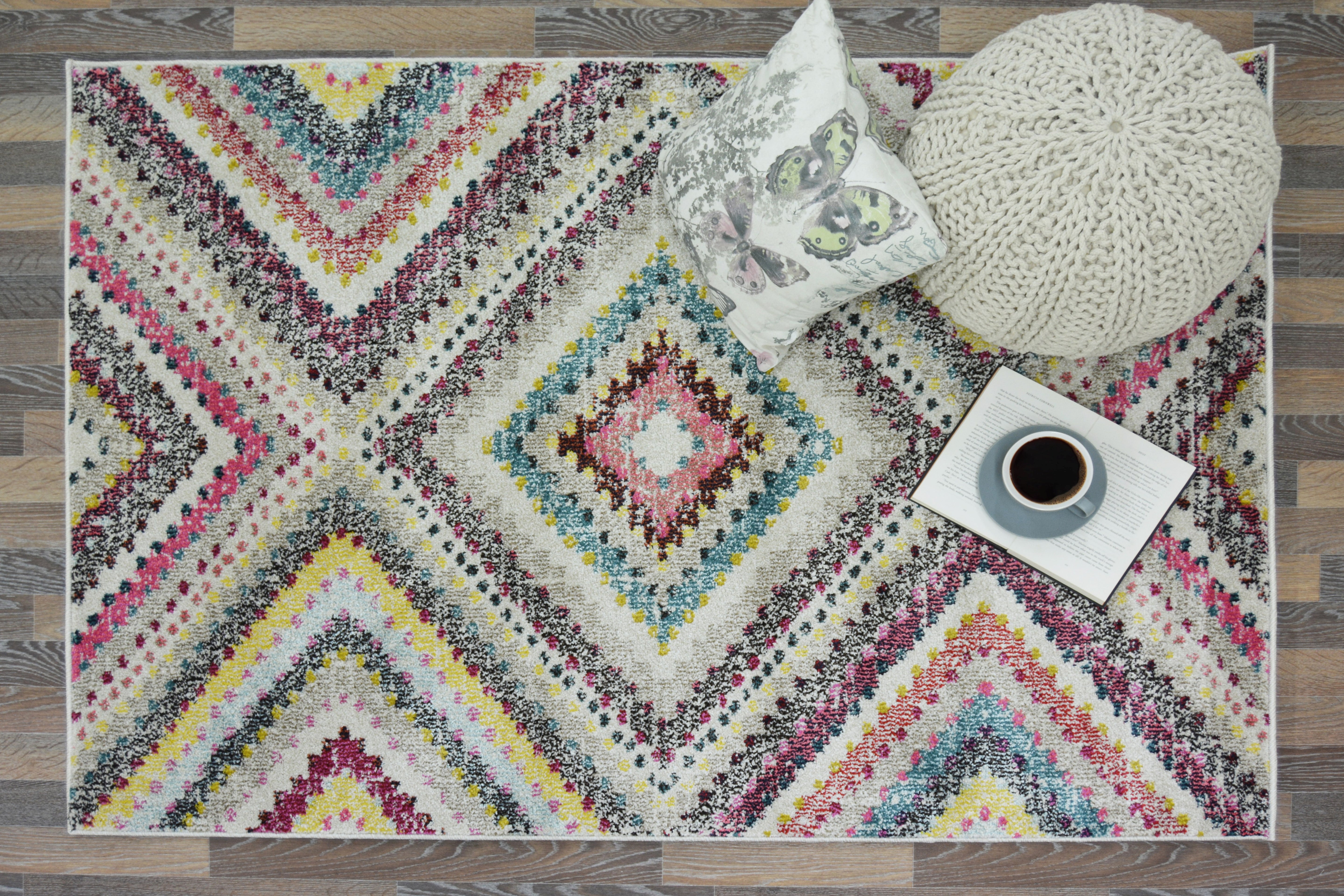 Vibrant Villa - Multi-Patterned Rug for Stylish Living Spaces