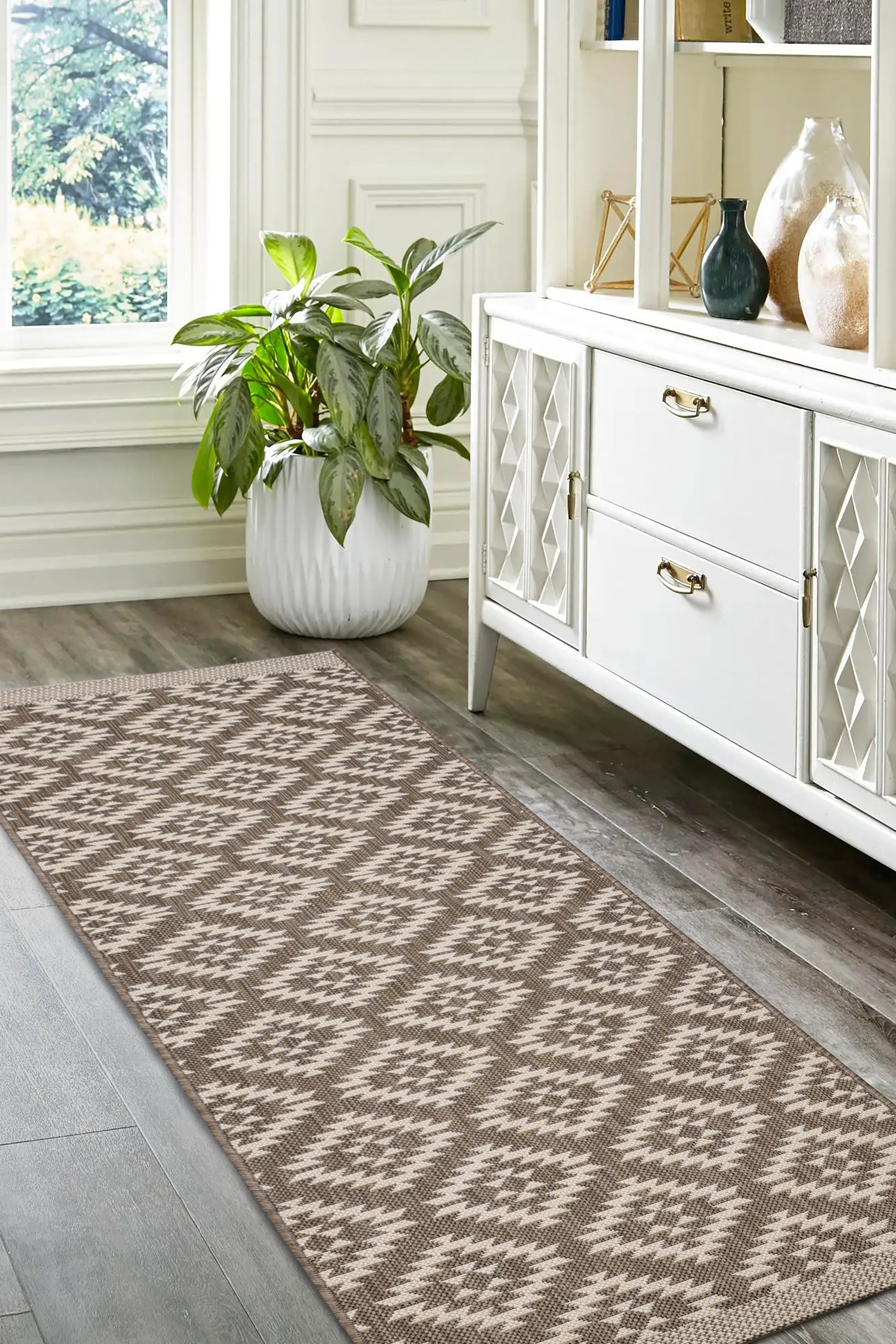 County Geneva - Geometric Rug in Black & Navy for Modern Homes