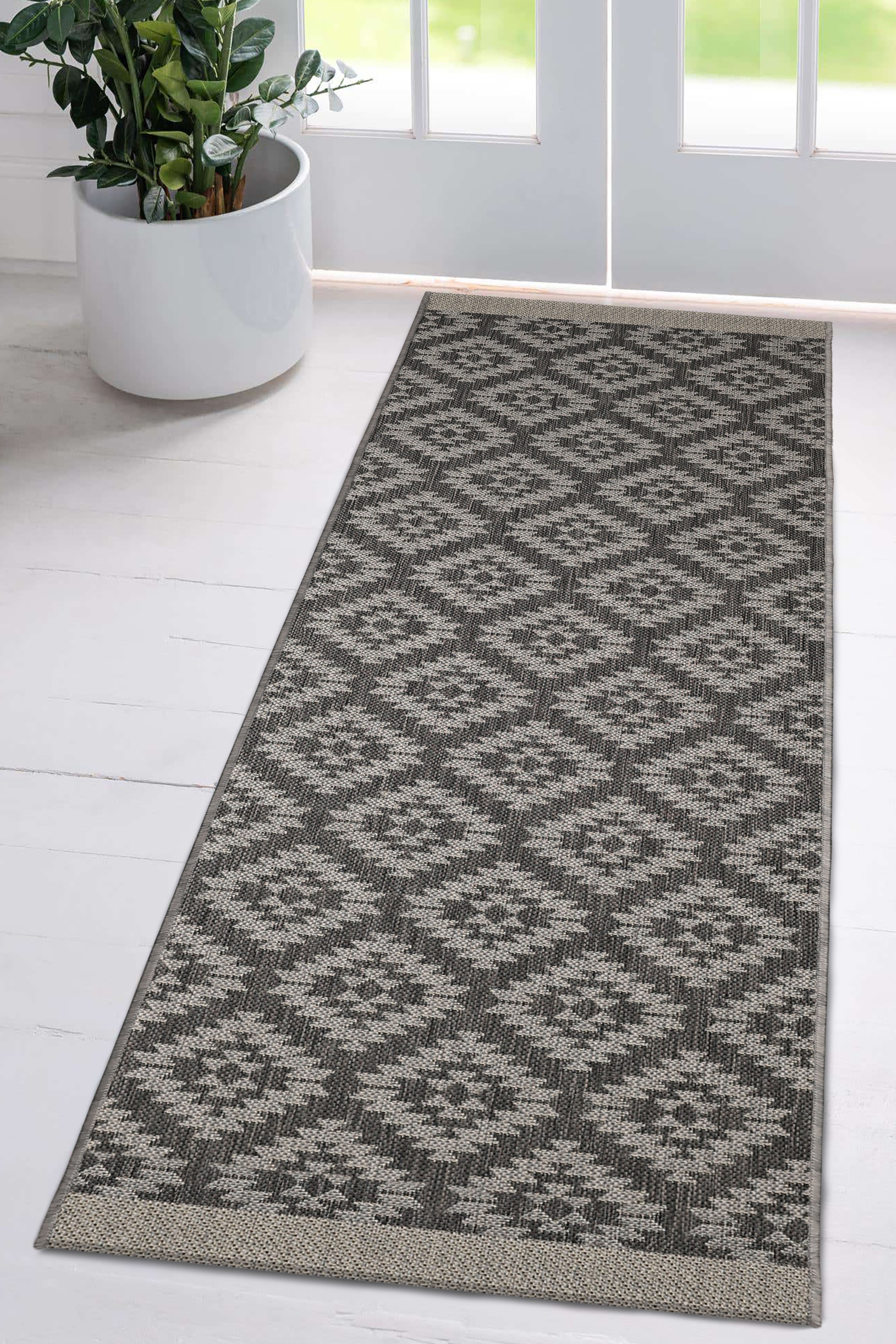 County Geneva - Geometric Rug in Black & Navy for Modern Homes