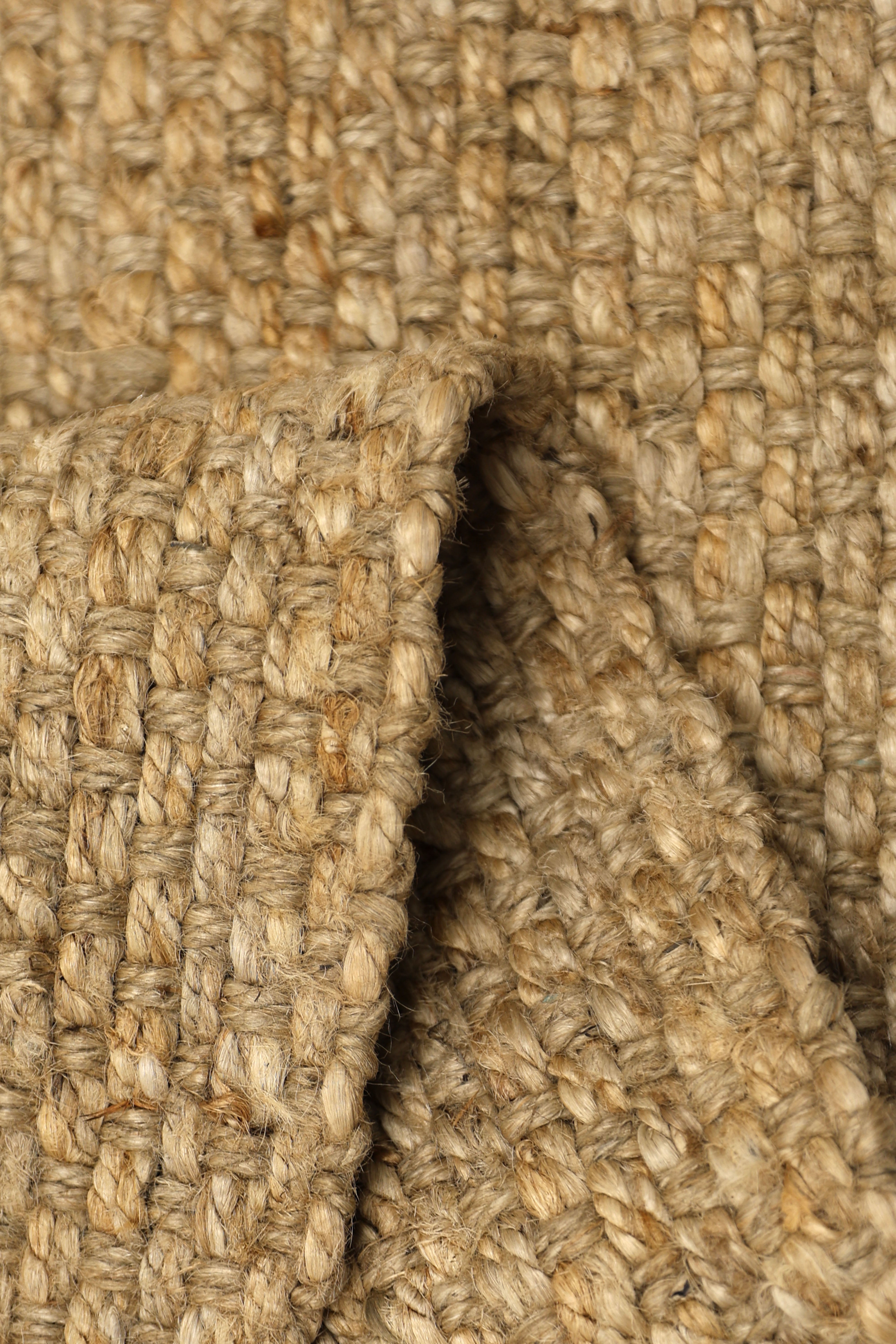 Natural Charm - Indian Jute Rug for Eco-Friendly Spaces