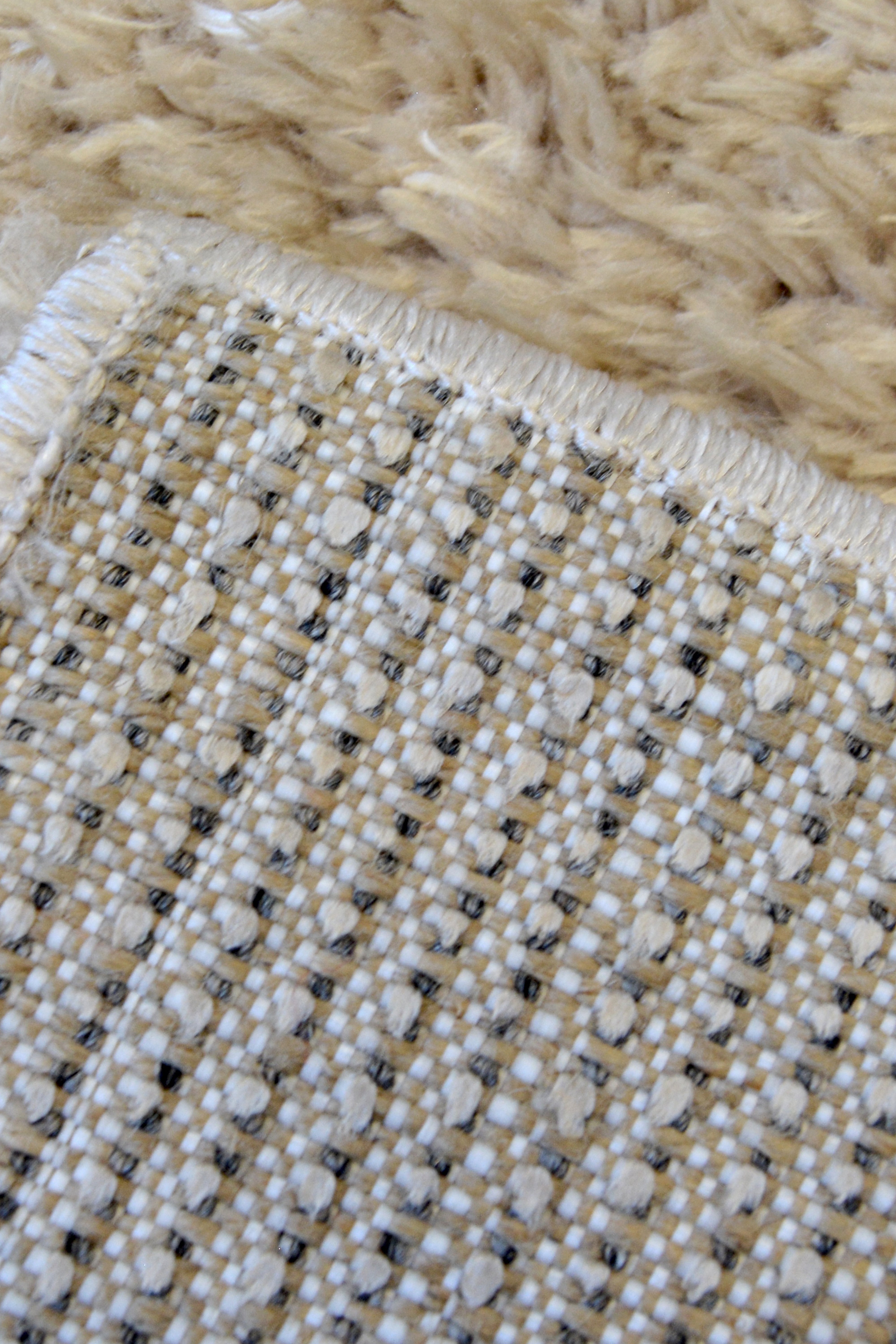 Lagom Serenity - Versatile Plain Rugs for Cozy Living Spaces