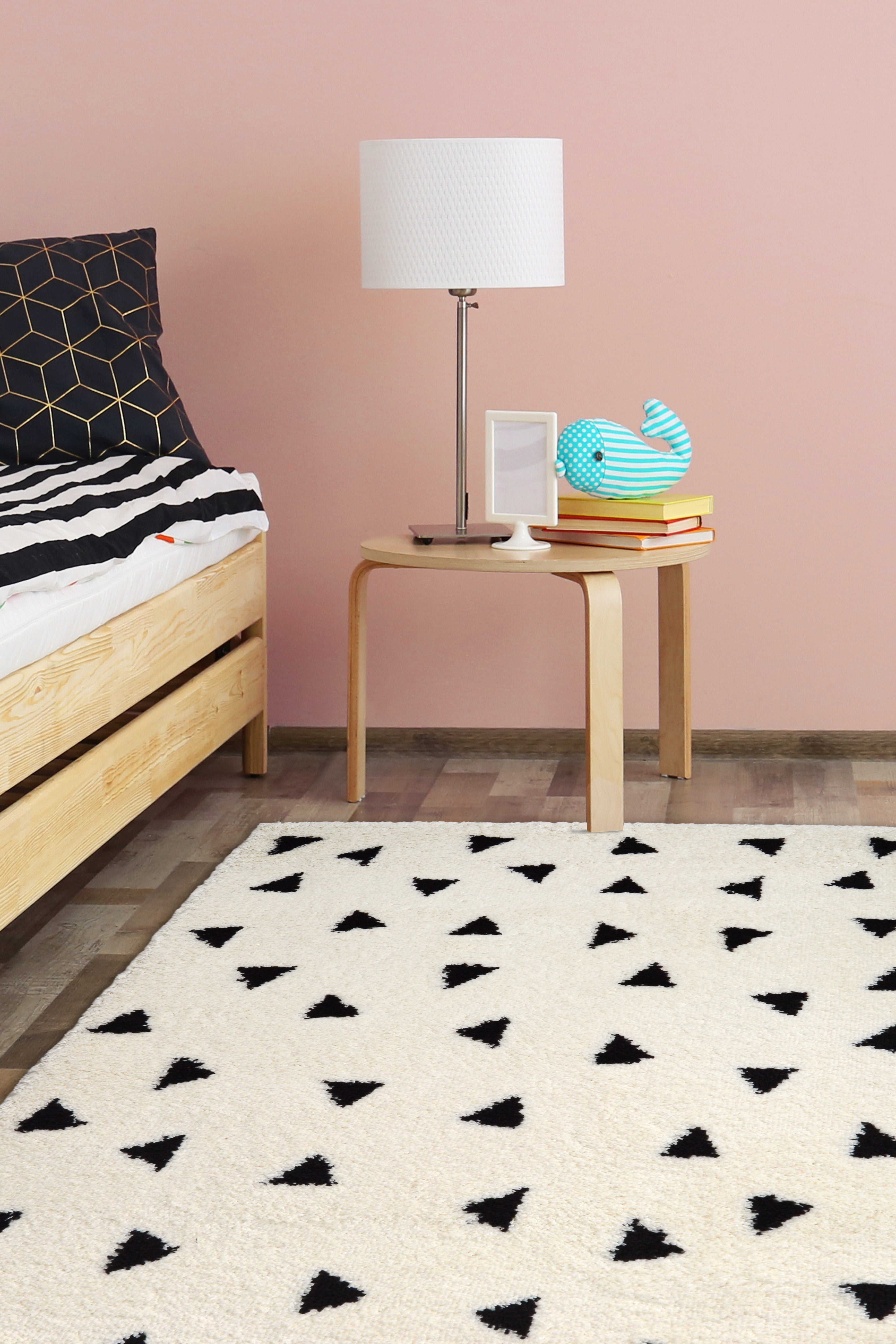 SNUG Triangle Mono Serenity - Rugs for Vibrant Living Spaces