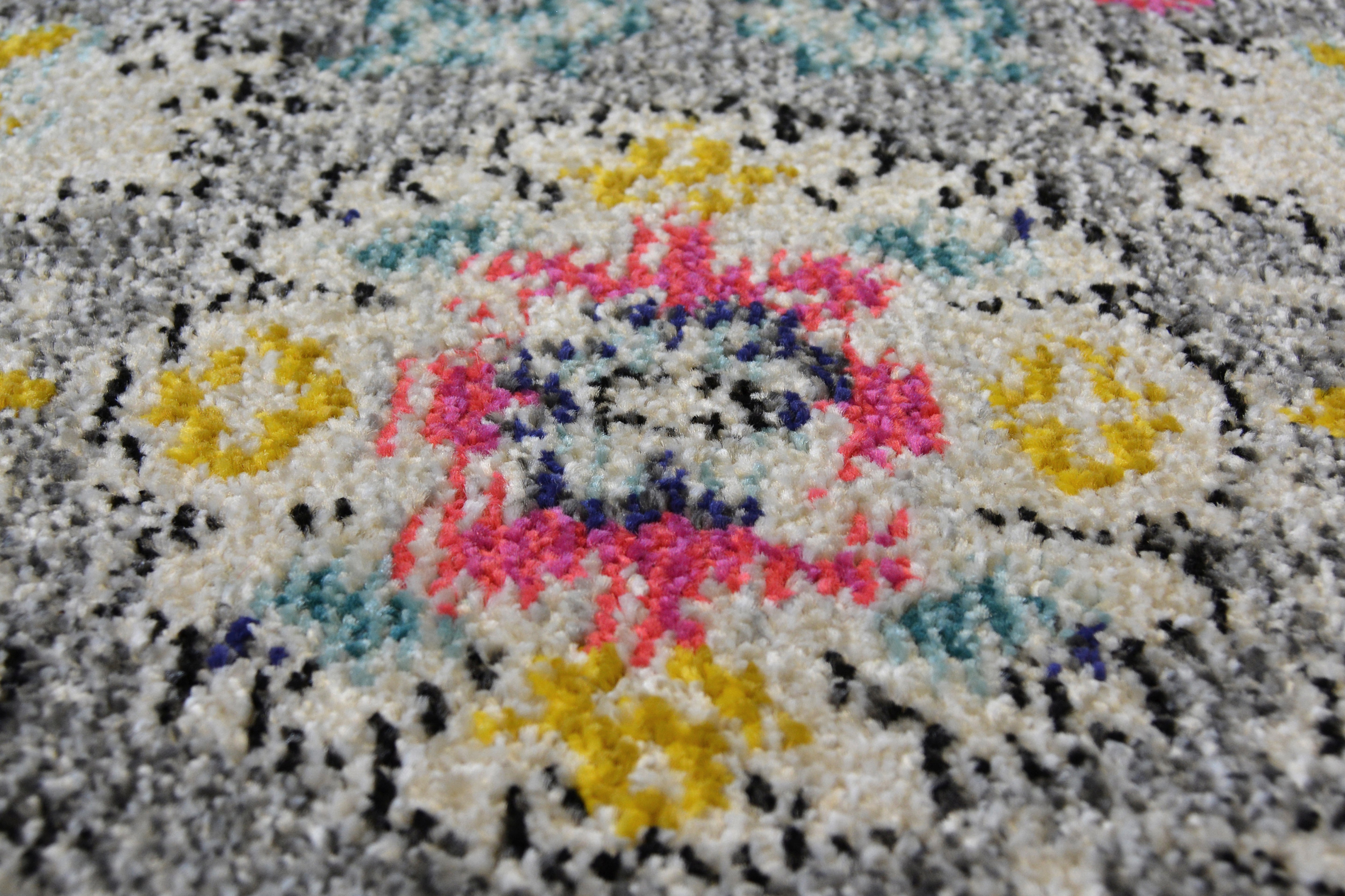 Vibrant Villa - Multi-Patterned Rug for Stylish Living Spaces